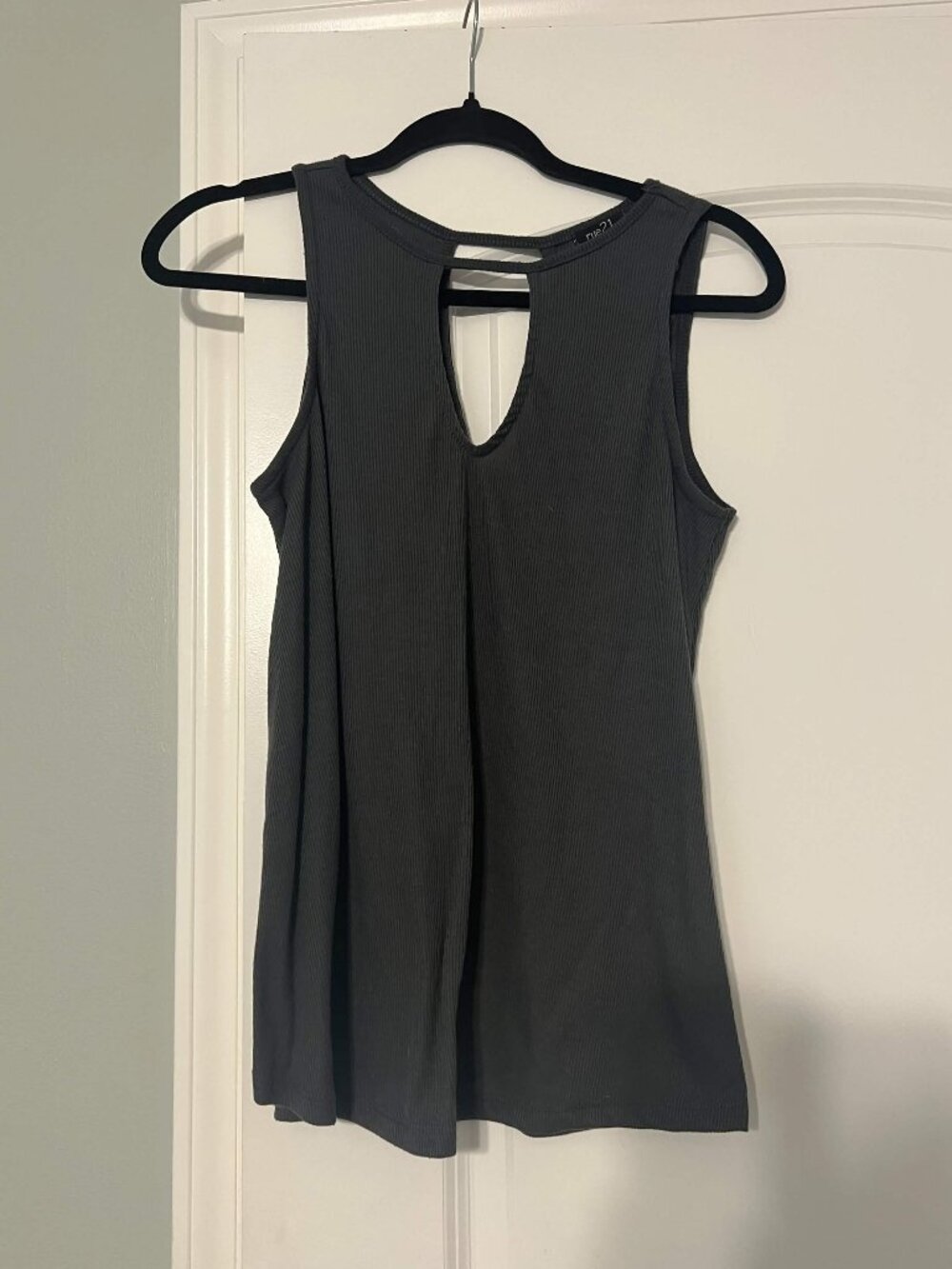 NWOT Rue21 Women's Ribbed Tank Top with Keyhole Neckline - Size Medium